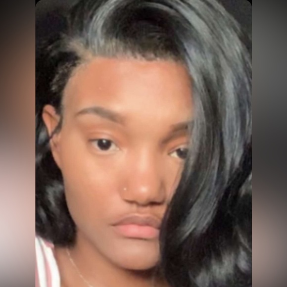 Meet your Posher, Amira - Picture 2 of 4